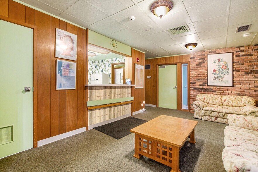 More Photos Of 1514 4th St, Jackson Healthcare For Sale