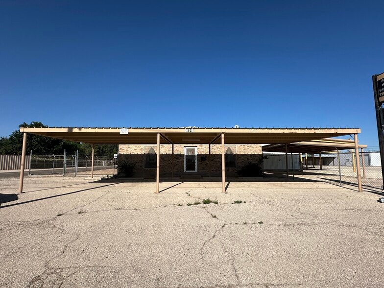 More Photos Of 8124 Sprague Rd, Odessa Warehouse For Sale