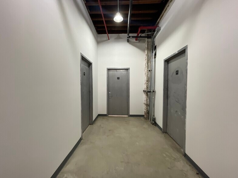 More Photos Of 55 Meadow St, Brooklyn Manufacturing For Lease