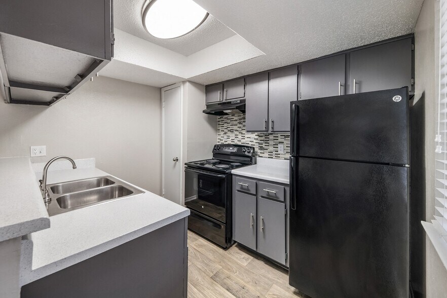 More Photos Of 35 2nd Ave E, Halliday Apartments For Sale