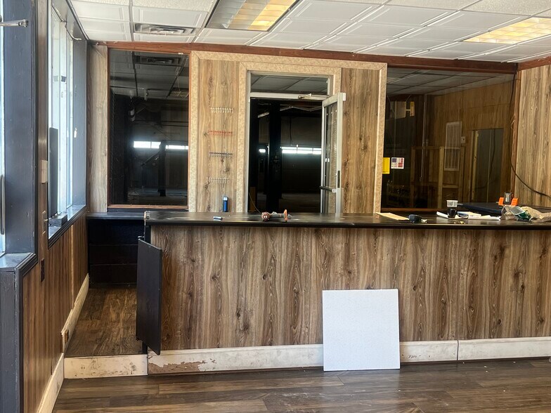 More Photos Of 4403 S Main St, Acworth Freestanding For Sale