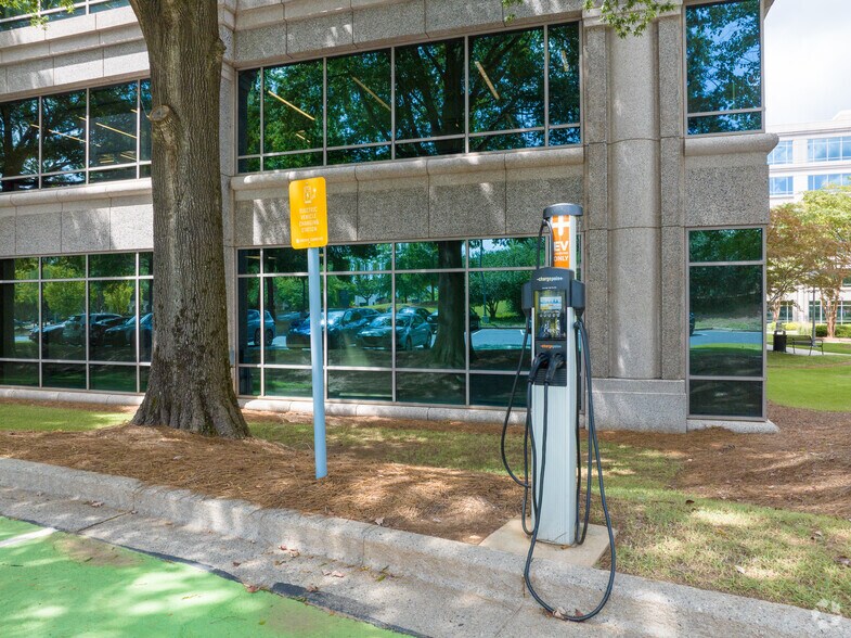 More Photos Of 100 North Point Ctr E, Alpharetta Office For Sale