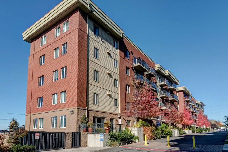 More Photos Of 1015 Railroad Ave, Bellingham Apartments For Sale