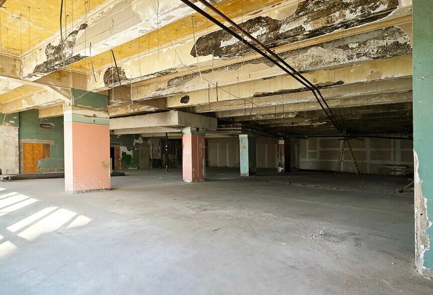 More Photos Of 667 N Broad St, Philadelphia Office For Lease