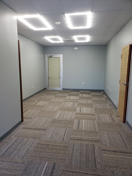 More Photos Of 110 Holiday Dr, Macon-Bibb Medical For Sale