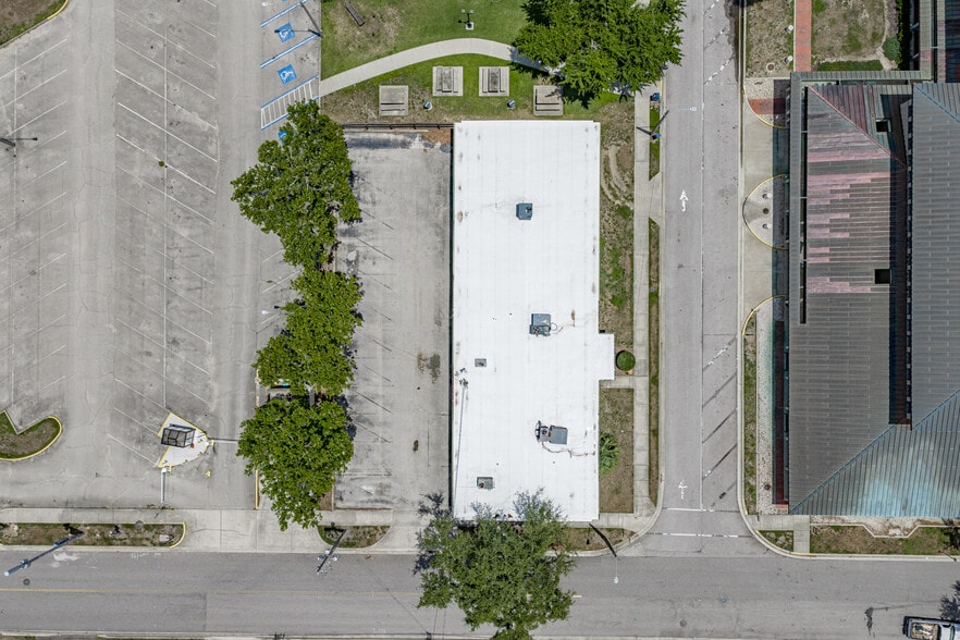 More Photos Of 215 Mary Reckeweg Way, Bartow Office For Sale