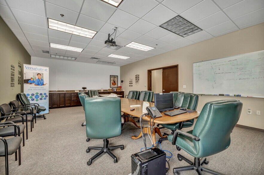 More Photos Of 10601 Pecan Park Blvd, Austin Office For Sale