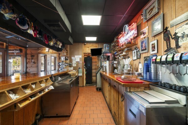 More Photos Of 601 N 1st St, Pulaski Restaurant For Sale