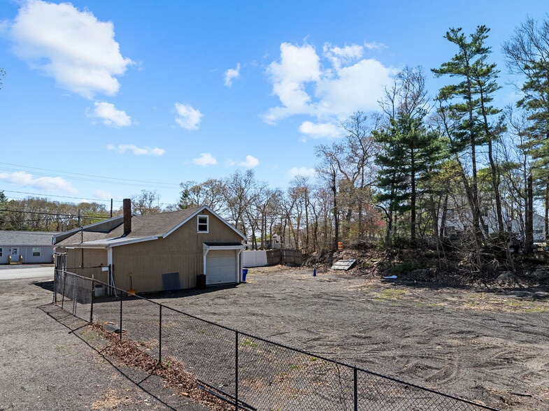 More Photos Of 58 Sandwich Rd, Wareham Auto Repair For Sale
