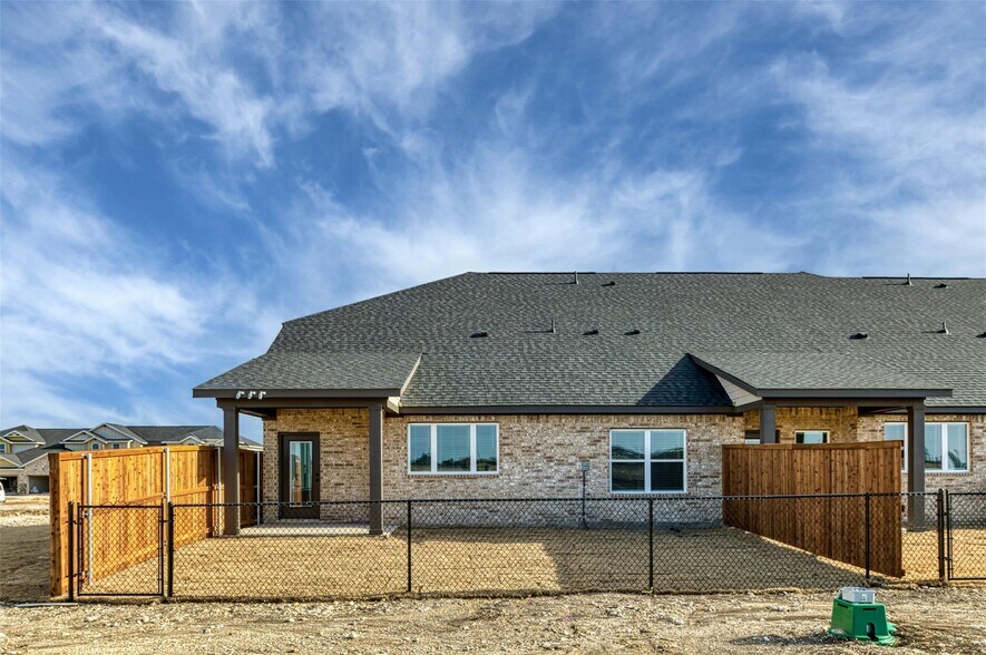 More Photos Of 4405 Clovis Ct, Midlothian Apartments For Sale