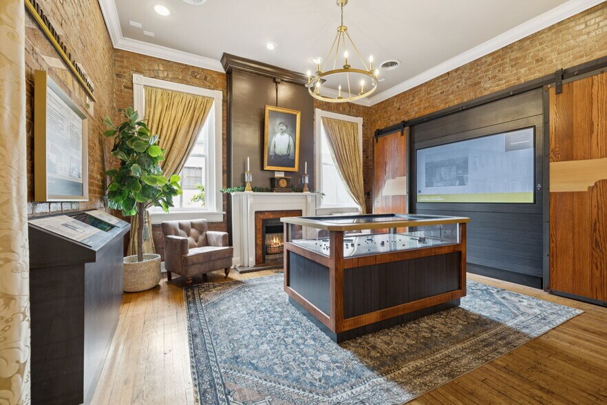 More Photos Of 108 Bridge St, Franklin Storefront For Sale