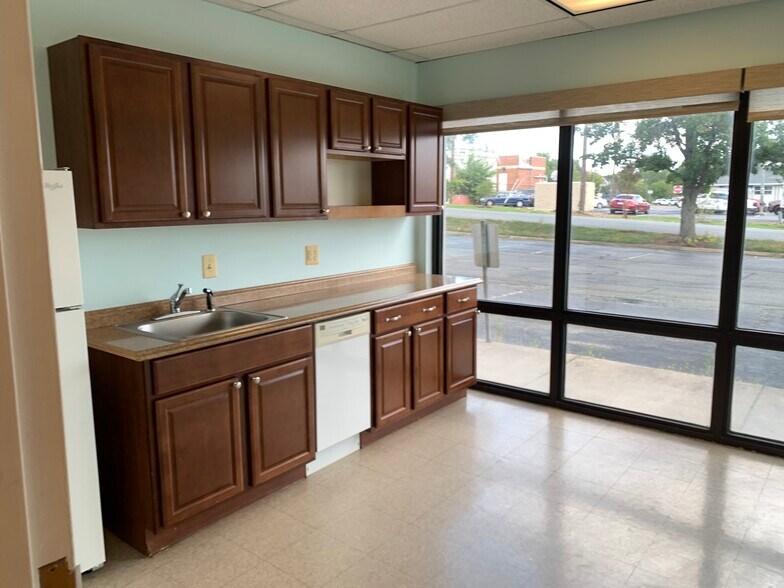 More Photos Of 602 S King St, Leesburg Office For Lease
