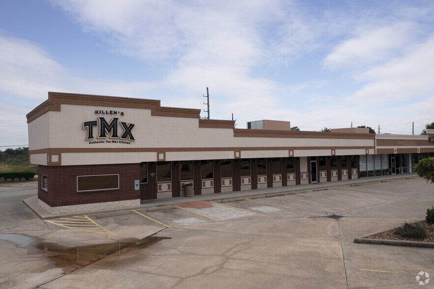 More Photos Of 9330 W Broadway St, Pearland Unknown For Lease