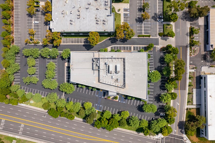 More Photos Of 8 Hughes, Irvine Office For Lease