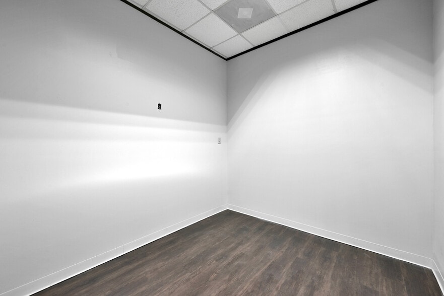 More Photos Of 25307 I-45, Spring Medical For Lease