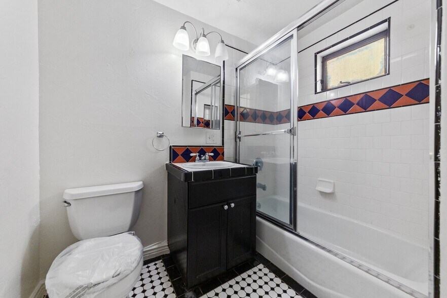 More Photos Of 2623 Ellendale Pl, Los Angeles Apartments For Sale