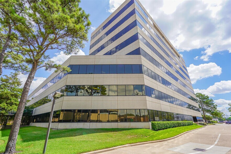 More Photos Of 1155 Dairy Ashford Rd, Houston Office For Lease