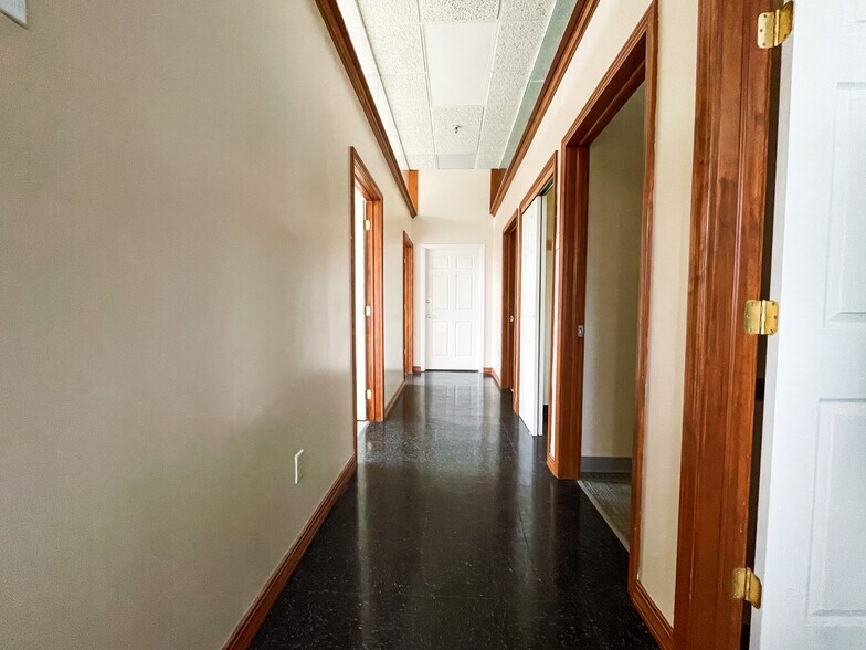 More Photos Of 2-8 Hawley St, Binghamton Hotel For Lease