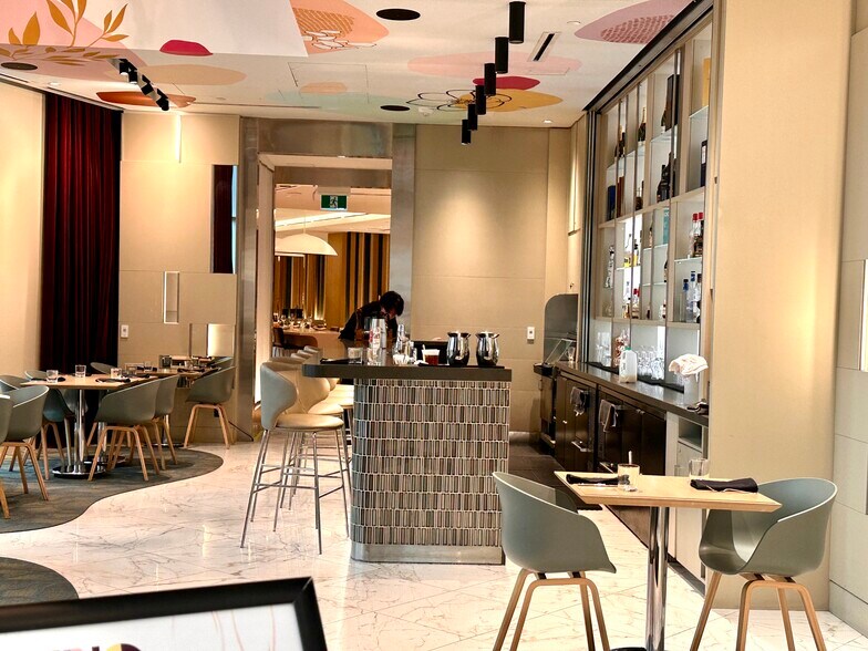 More Photos Of 8400 West Rd, Richmond Office For Sale