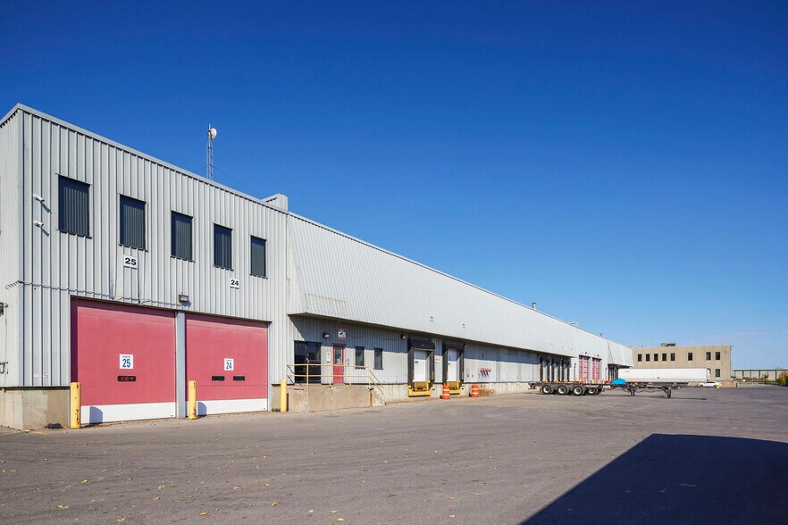 More Photos Of 2177 Av 23e, Lachine Distribution For Lease