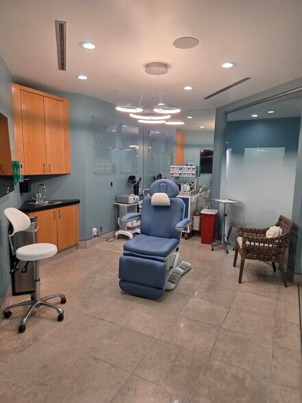 More Photos Of 2121 E Coast Hwy, Newport Beach Medical For Lease