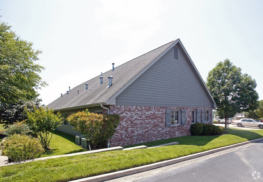 More Photos Of 6139-6143 E 91st St, Tulsa Medical For Lease