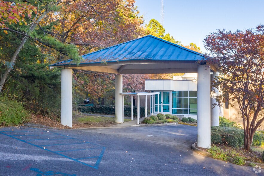More Photos Of 301 Beacon Pky W, Birmingham Office For Lease