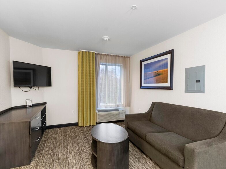 More Photos Of 1220 E Douglas Rd, Granger Hotel For Sale