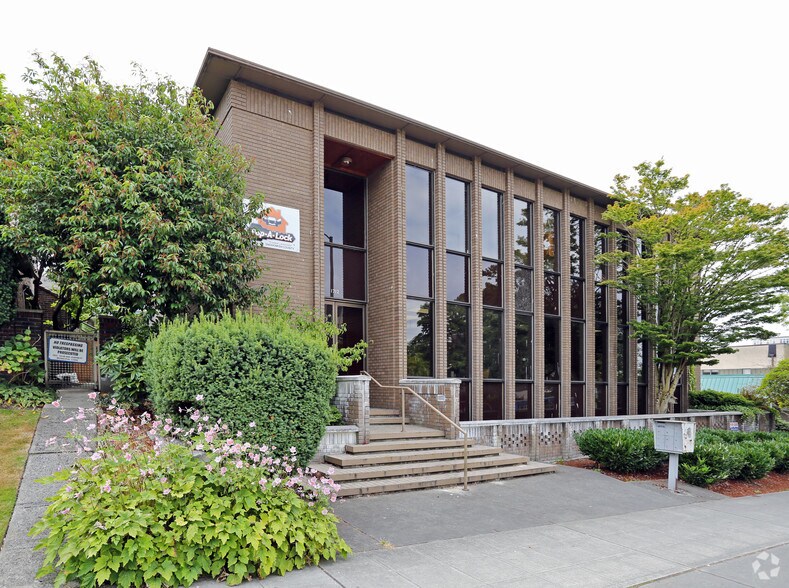 Primary Photo Of 1712 Pacific Ave, Everett Office For Lease