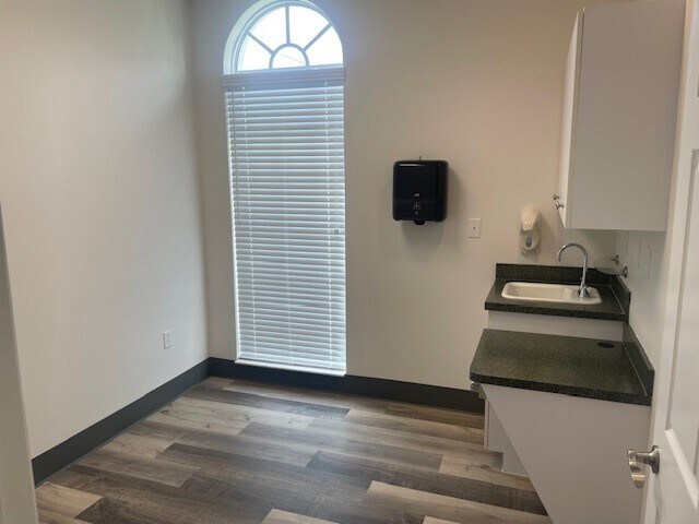 More Photos Of 1715 SE Tiffany Ave, Port Saint Lucie Medical For Lease