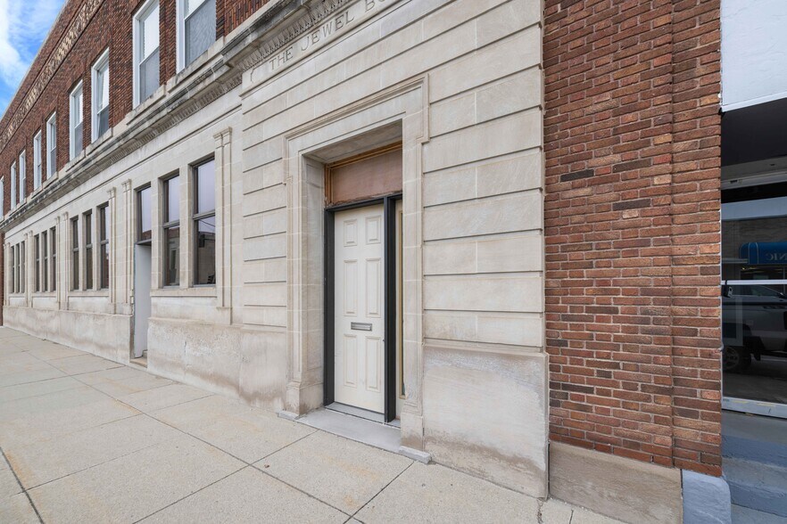 More Photos Of 104 1st Ave E, Newton Apartments For Sale