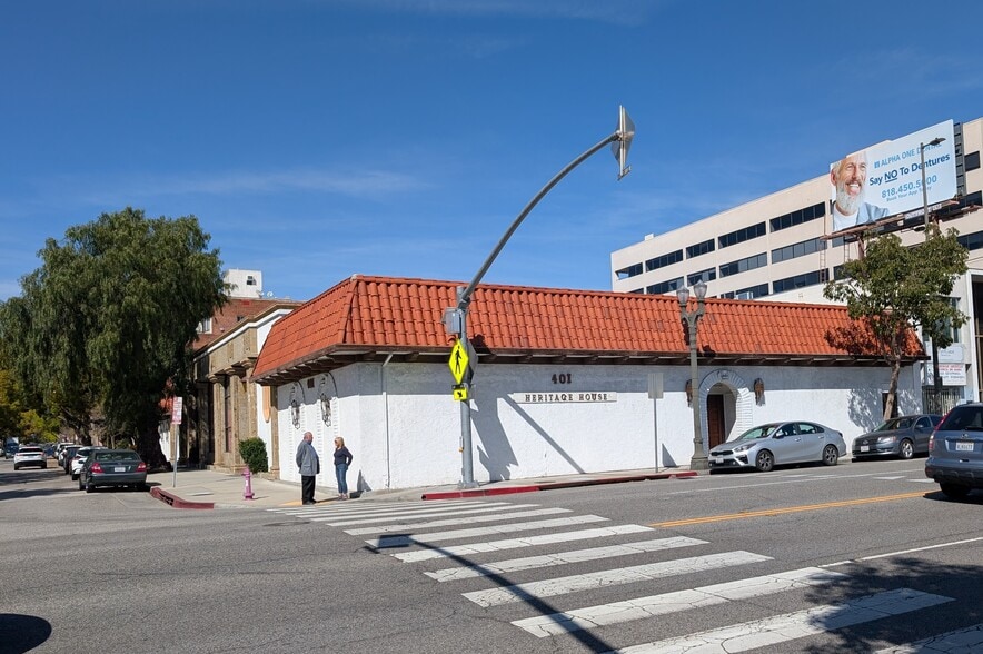 More Photos Of 305 E Colorado St, Glendale Land For Lease