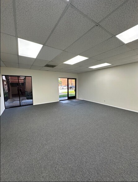 More Photos Of 2370-2420 W Carson St, Torrance Unknown For Lease