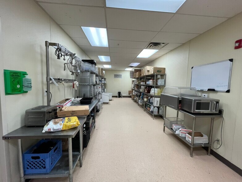 More Photos Of 913 4th St SW, Stanley Hotel For Lease