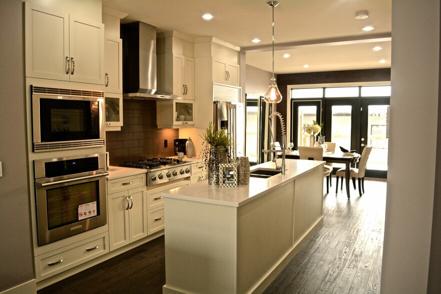 More Photos Of 11331 76 Av NW, Edmonton Apartments For Sale