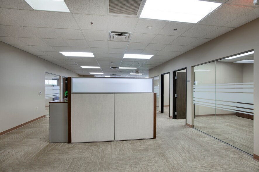 More Photos Of 4435 E chandler Blvd, Phoenix Loft Creative Space For Lease