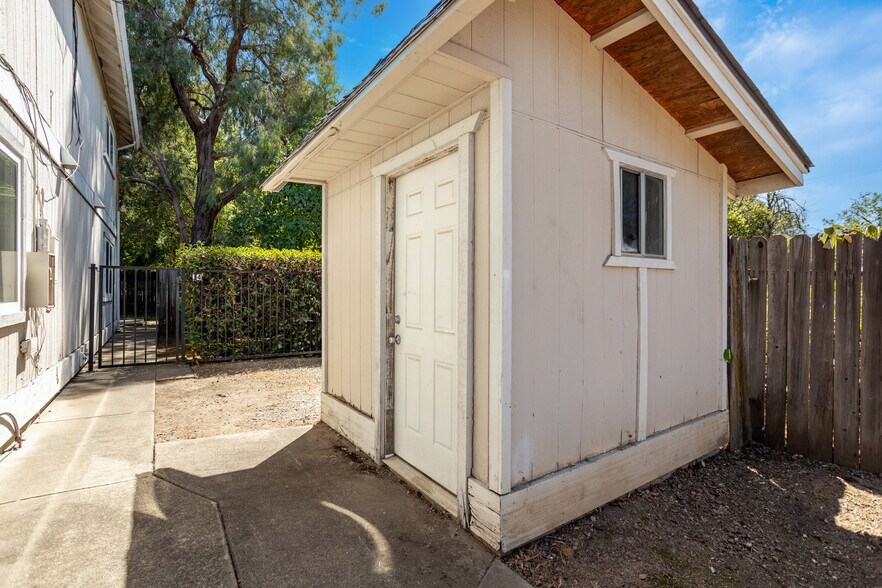 More Photos Of 2616 W Hillside Dr, Anderson Apartments For Sale
