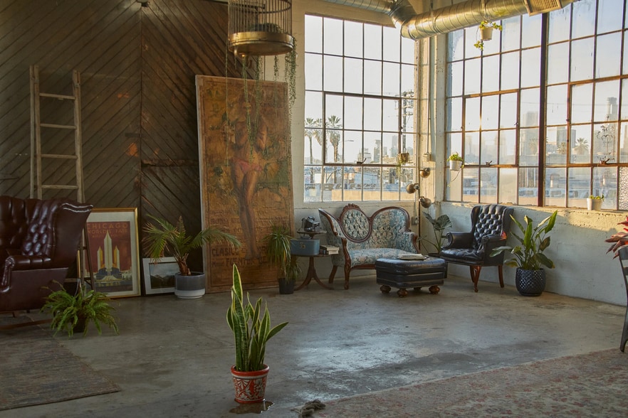 More Photos Of 1515 Compton Ave, Los Angeles Warehouse For Lease
