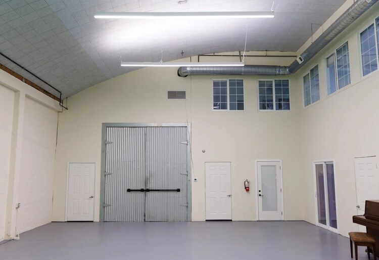 More Photos Of 560 4th St, San Francisco Showroom For Lease