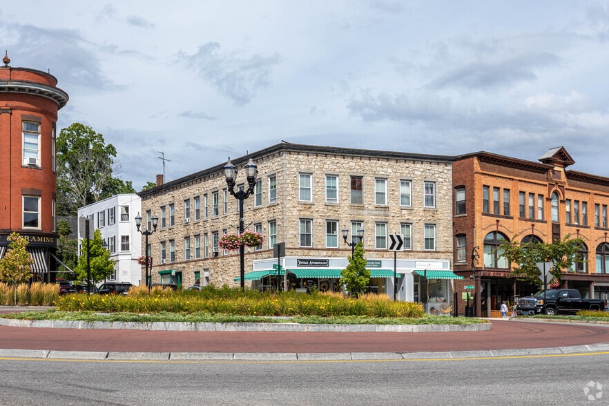 More Photos Of 20-24 Main St, Hudson Storefront Retail Residential For Lease