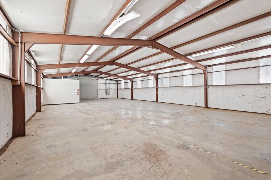 More Photos Of 11416 Hames, Pilot Point Industrial For Lease