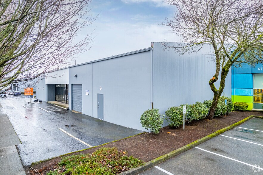 More Photos Of 2502-2530 SE 8th Ave, Portland Warehouse For Lease