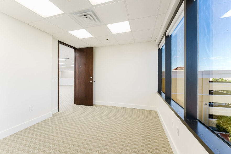 More Photos Of 40 SE 5th St, Boca Raton Office For Lease