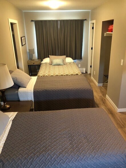 More Photos Of 314 4th St, Riverdale Hotel For Sale