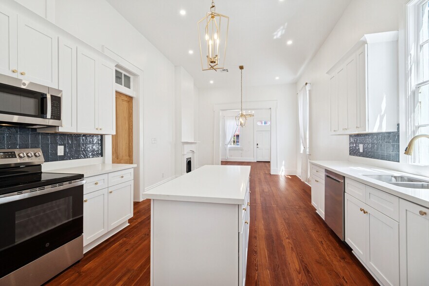 More Photos Of 2404 Saint Claude Ave, New Orleans Specialty For Sale