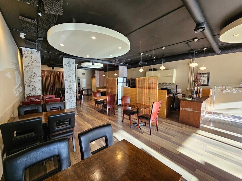 More Photos Of 3313 30 Av, Vernon Restaurant For Sale