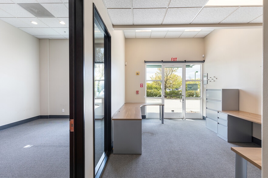 More Photos Of 600 American Way, Windsor Warehouse For Lease