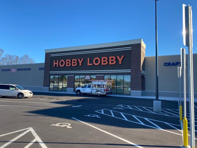 More Photos Of 388 Frederick St, Mount Airy Unknown For Lease