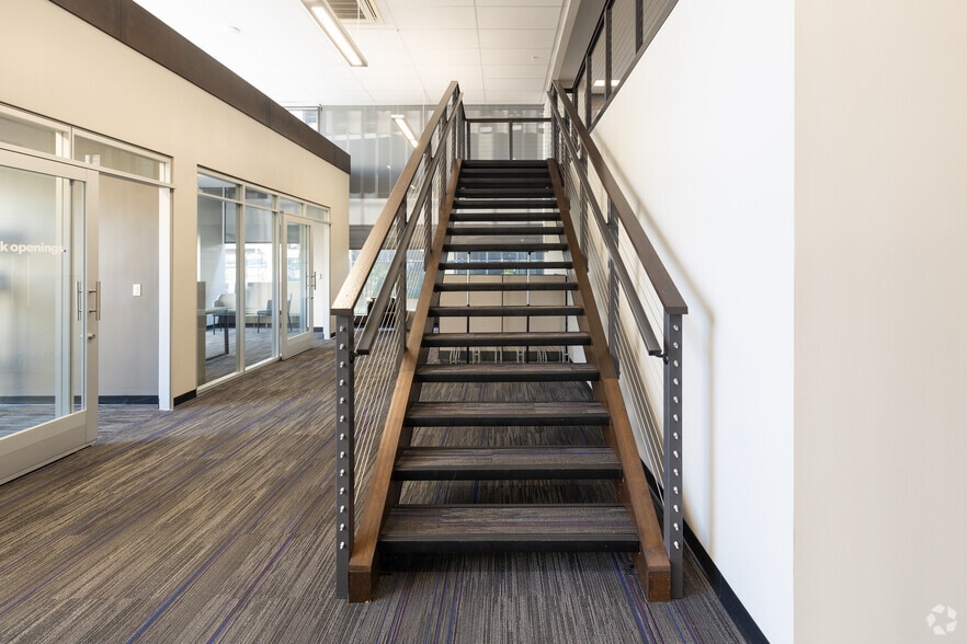 More Photos Of 200 N Saint Clair St, Toledo Office Residential For Lease