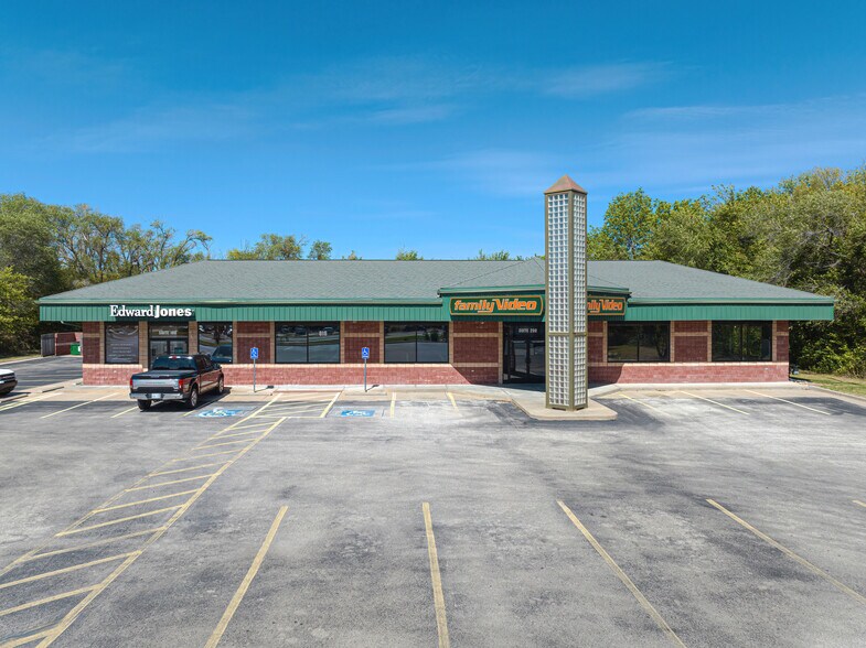 Primary Photo Of 818 E Meadowlark Blvd, Derby Freestanding For Lease